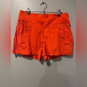 Athleta Trekkie North Short Size 6